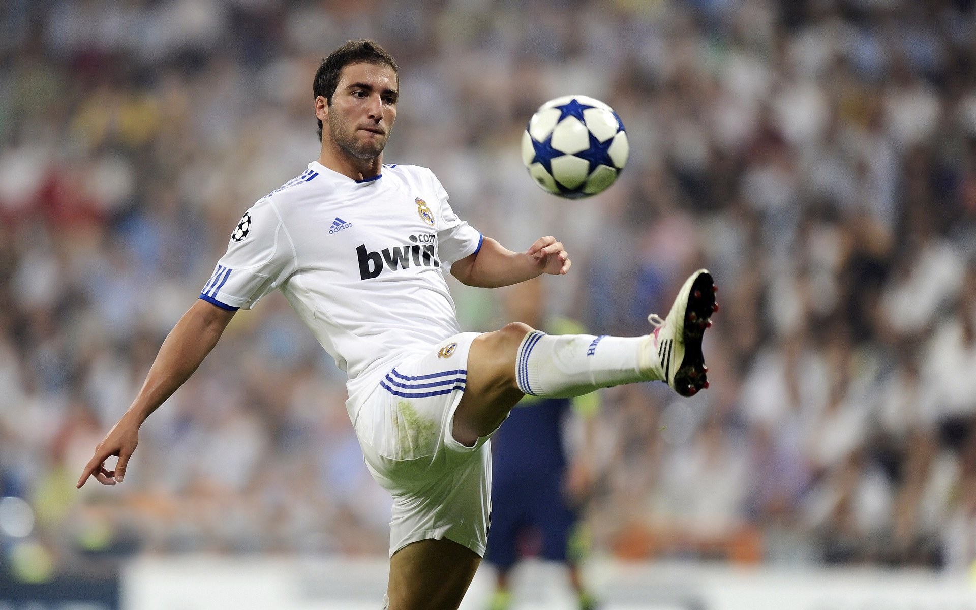 欧冠一日双红会 利物浦曼联同夜逆转淘汰对手